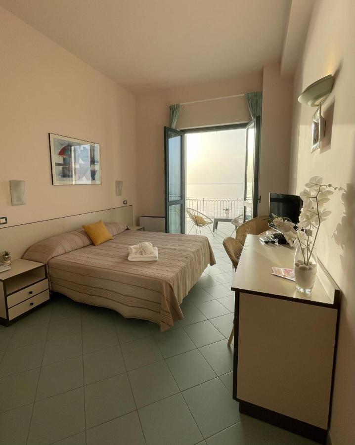 L'Approdo Di Angelino Hotel Pizzolungo Exterior photo